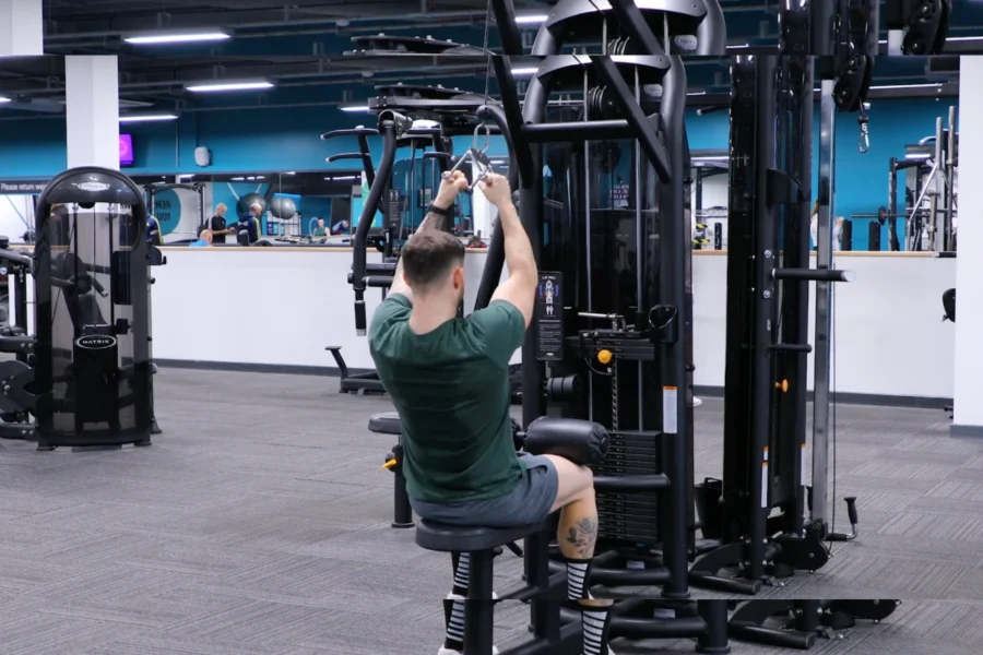 close grip lat pulldown