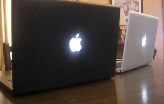 Macbook glowing apple logo
